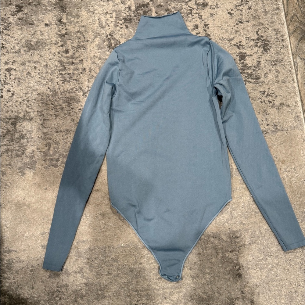 Skims long sleeve body suit S/M